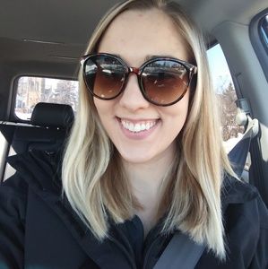 Meet your Posher, Stephanie